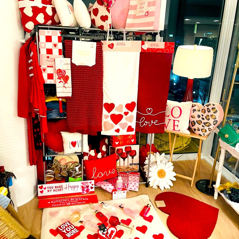 Full Of L❤️VE Embroidered Table Runner White With Red & Pink 💕Hearts